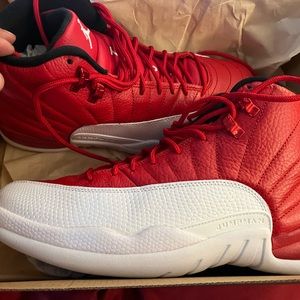 Jordan 12s 8.5